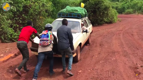 SUR LES ROUTES de GUINEE – 4*8′ avec TV5MONDEplus
